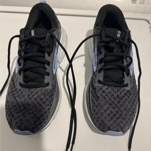 Brooks women Black and Gray Athletic Shoes